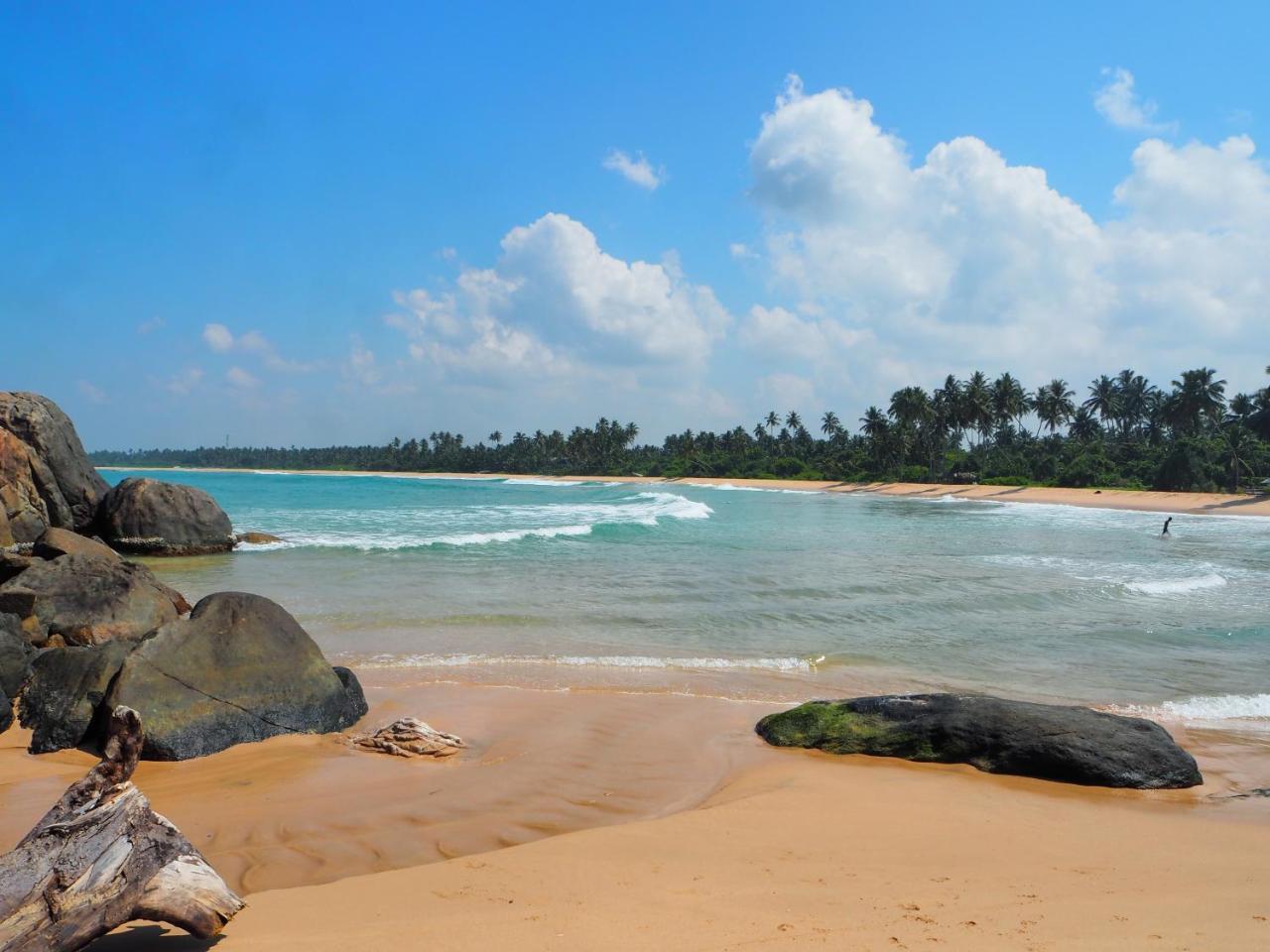 Raja Beach Hotel Balapitiya Extérieur photo